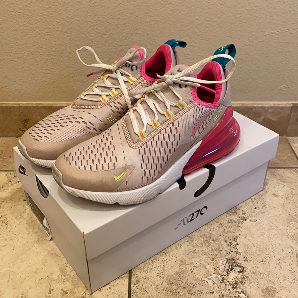 Women’s Nike Air Max 270 size 8